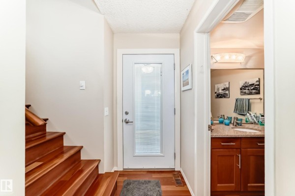 Den - 7930 111 St Nw, Edmonton, AB T6G2R2 Photo 5