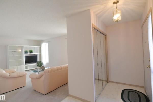 Kitchen - 7936 154 Av Nw, Edmonton, AB T5Z3A9 Photo 3