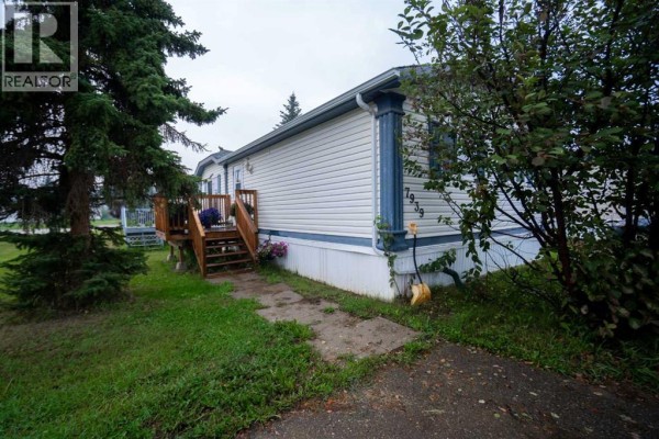 Bedroom - 7939 97 Ave, Peace River, AB T8S1S4 Photo 2