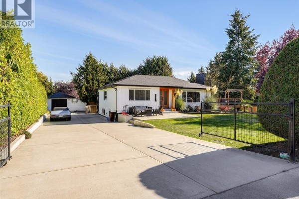 7949 East Saanich Rd, Central Saanich