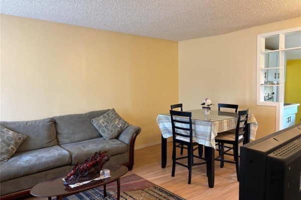 Bedroom - 795 Burrows Avenue, Winnipeg, MB R2X0R1 Photo 5