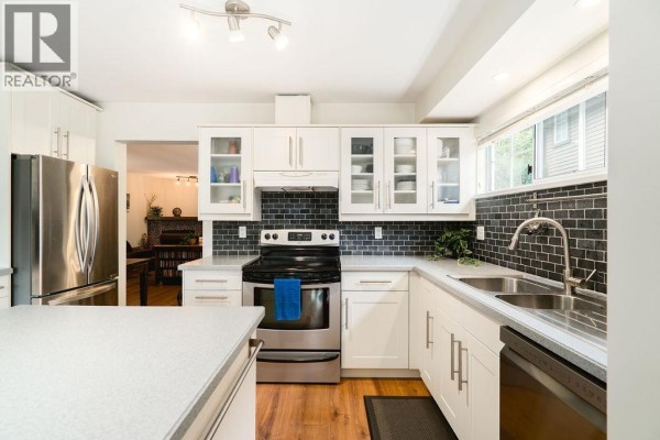 795 Noons Creek Drive, Port Moody, BC V3H4V4 Photo 5