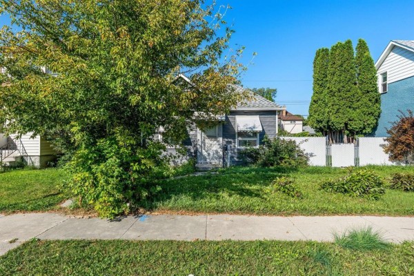 796 Valour Road, Winnipeg