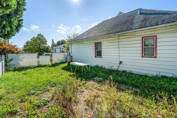 Primary Bedroom - 796 Valour Road, Winnipeg, MB R3G3B2 Photo 4