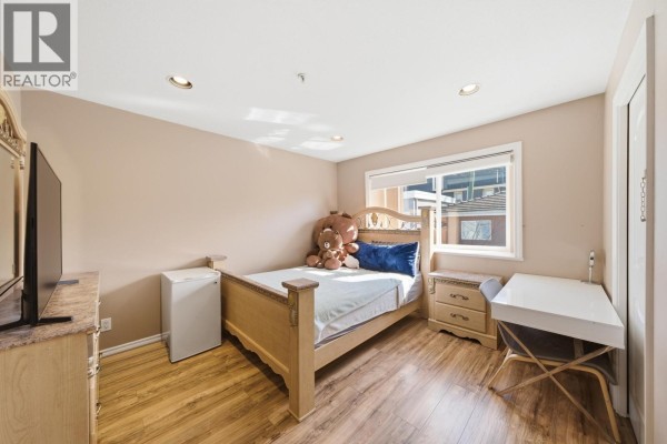 7962 Victoria Drive, Vancouver, BC, photo 2
