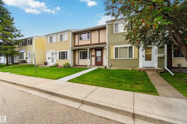 Kitchen - 7963 178 St Nw, Edmonton, AB T5T1L3 Photo 3