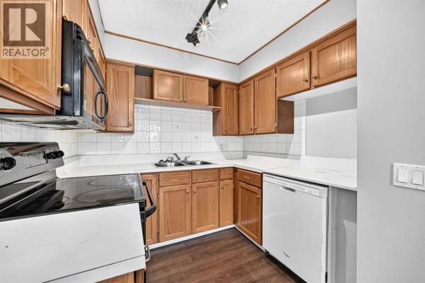 4pc Bathroom - 7964 Huntington Road Ne, Calgary, AB T2K5A3 Photo 4