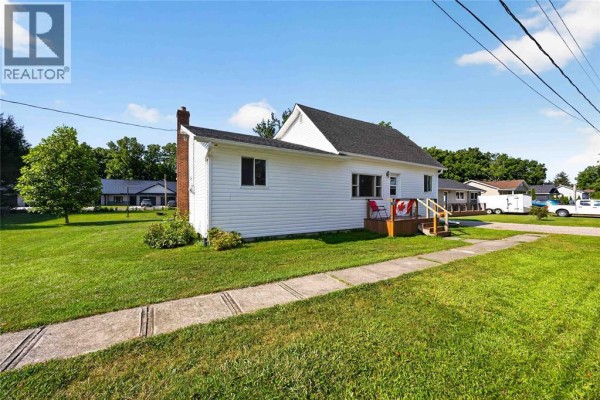7967 Railroad Line, Brooke Alvinston, ON, photo 2