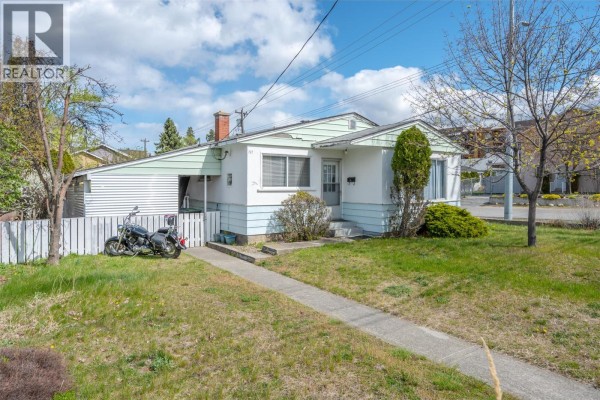 Primary Bedroom - 797 Forestbrook Drive, Penticton, BC V2A2E6 Photo 3