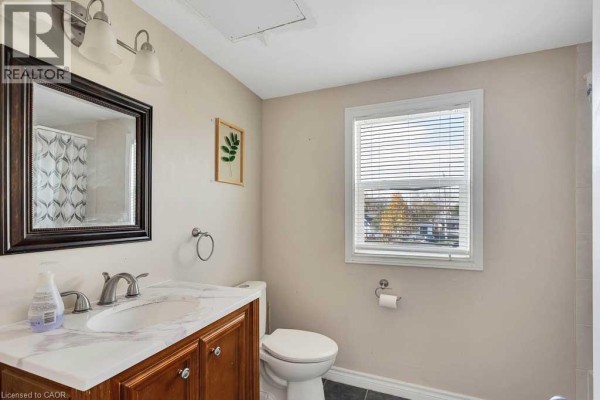 Kitchen - 797 Hamilton Road, London, ON N5Z1V2 Photo 5