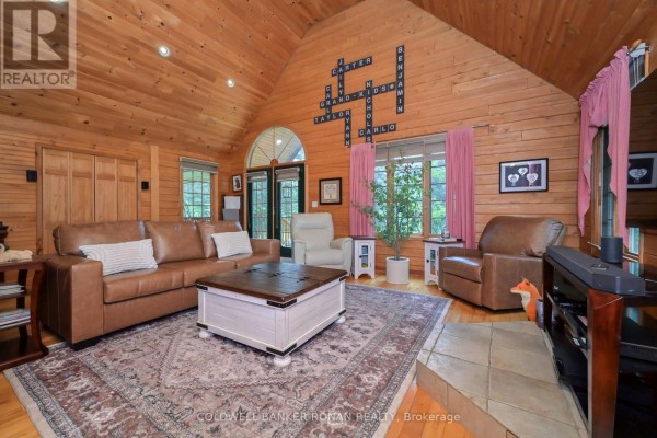 Sitting room - 7975 County Road 13, Adjala Tosorontio, ON L0M1M0 Photo 5