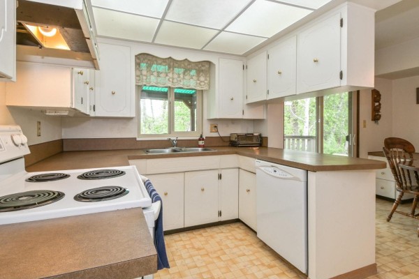 7978 141a Street, Surrey, BC V3W6L6 Photo 3