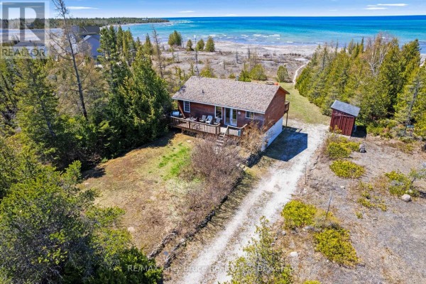 Primary Bedroom - 798 Dorcas Bay Road, Northern Bruce Peninsula, ON N0H2R0 Photo 5