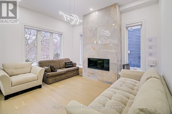 7a Broadmead Avenue, Toronto, ON M1M1C3 Photo 4