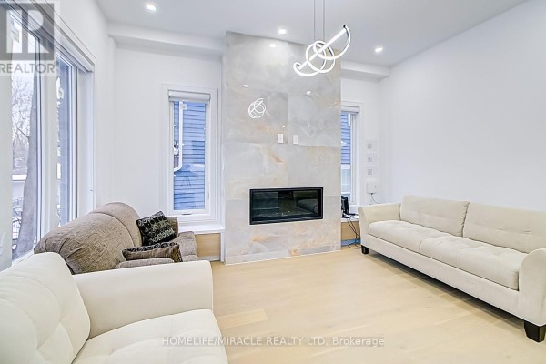 7a Broadmead Avenue, Toronto, ON M1M1C3 Photo 5