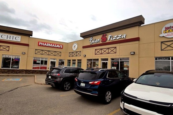 Commercial kitchen with stainless steel appliances and workstations - 7f Great Plains Road, Edenwold Rm No 158