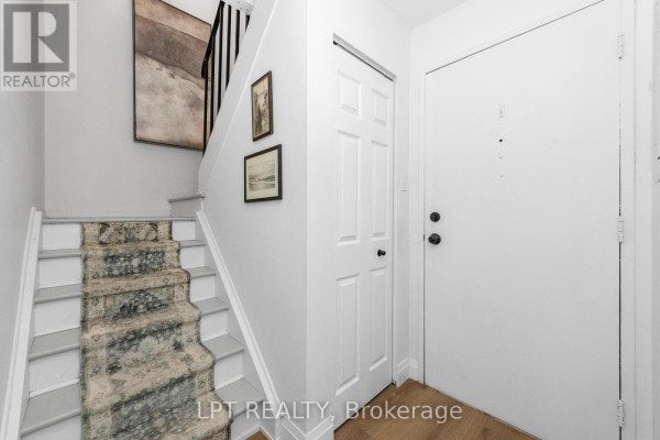 Kitchen - 7j - 2080 Ogilvie Road, Ottawa, ON K1J7N8 Photo 5