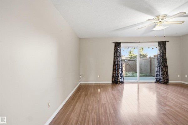 Family room - 7j Garden Grove Nw, Edmonton, AB T6J2L3 Photo 4