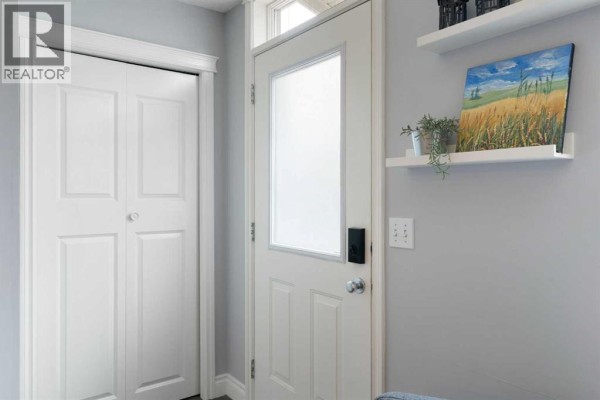 2pc Bathroom - 8, 2001 34 Avenue Sw, Calgary, AB T2T2C4 Photo 5