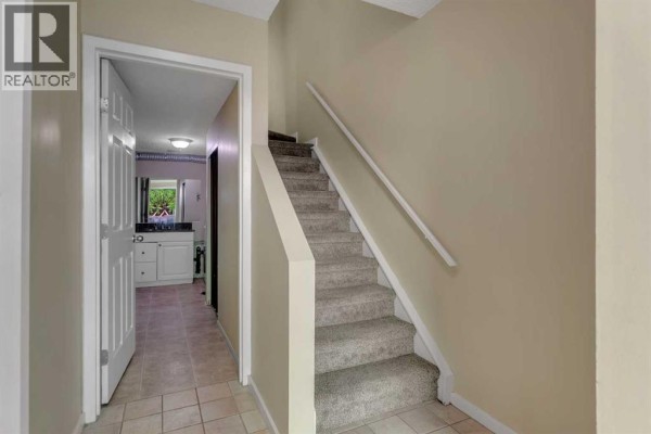 2pc Bathroom - 8, 643 4 Avenue Ne, Calgary, AB T2E0J9 Photo 4
