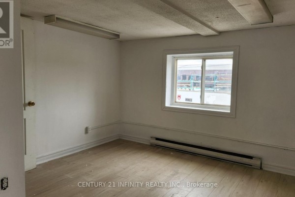 8 - 1019 Nelson Street, Oshawa, ON L1H7N9 Photo 4