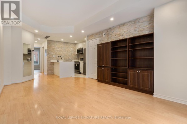 Kitchen - 8 - 11 Niagara Street, Toronto, ON M5V3N9 Photo 3