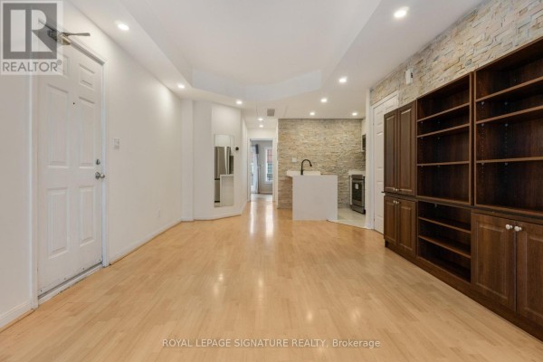 8 - 11 Niagara Street, Toronto, ON M5V3N9 Photo 4
