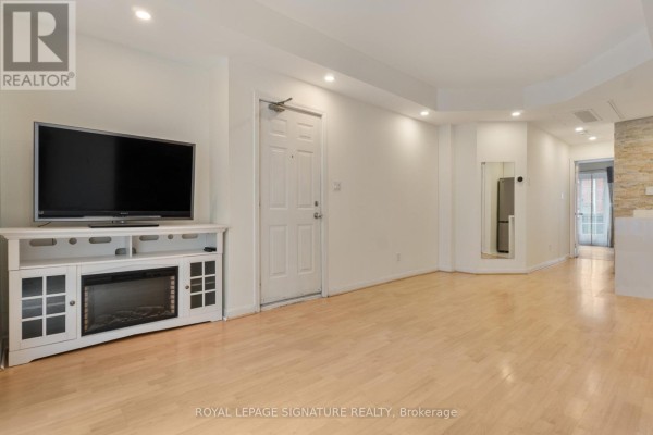8 - 11 Niagara Street, Toronto, ON M5V3N9 Photo 5