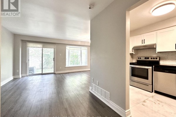 8 - 1485 Gulleden Drive, Mississauga, ON L4X2T2 Photo 2