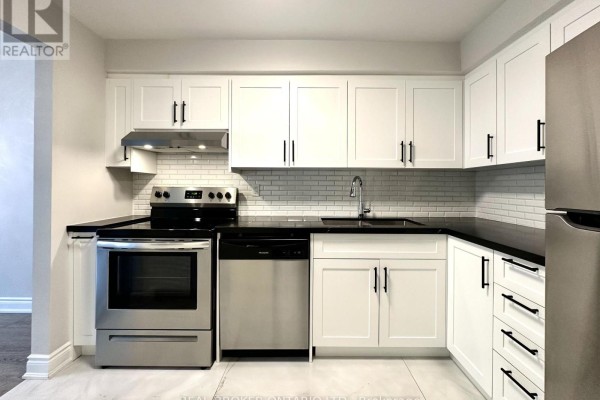 8 - 1485 Gulleden Drive, Mississauga, ON L4X2T2 Photo 3
