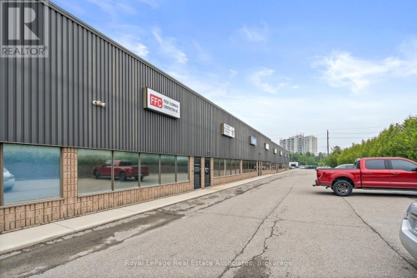 8 - 150 Armstrong Avenue, Halton Hills, ON L7G5G8 Photo 3