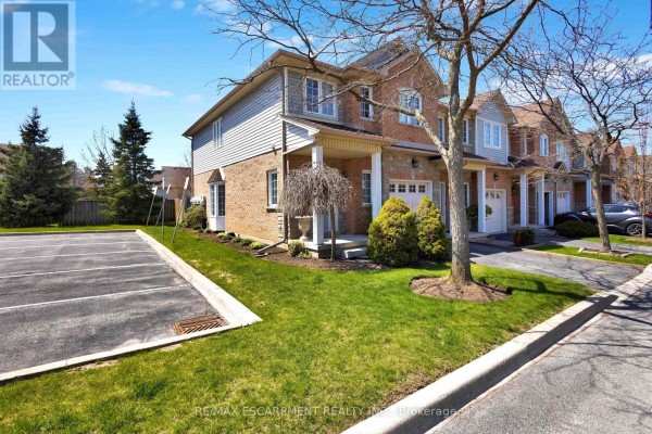 8 - 232 Stonehenge Drive, Hamilton, ON, photo 3