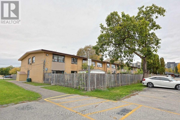 8 - 31 Sedgeley Drive, Toronto, ON M9R1Z5 Photo 2
