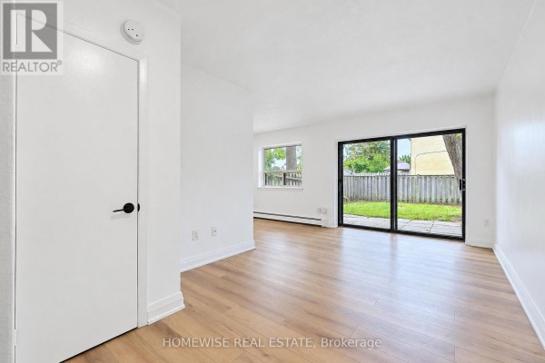 8 - 31 Sedgeley Drive, Toronto, ON M9R1Z5 Photo 3