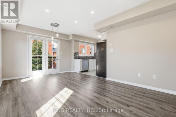 8 - 35 Hays Boulevard, Oakville, ON L6H0J1 Photo 5