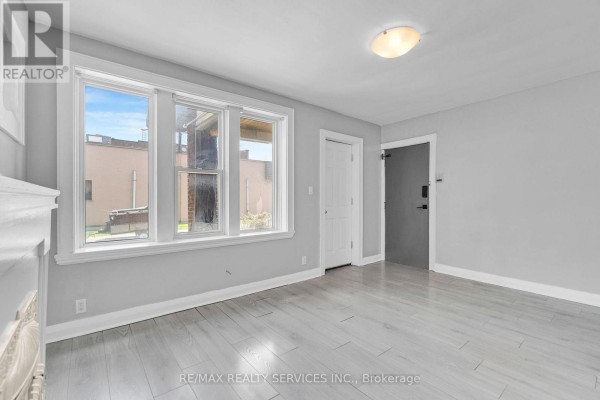 8 - 5 Fairholt Road N, Hamilton, ON L8M2S9 Photo 4