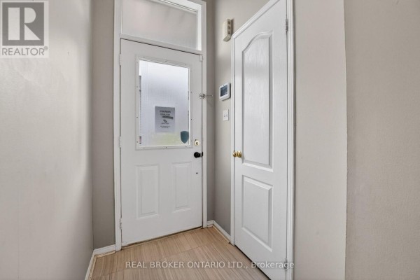 Primary Bedroom - 8 - 5985 Creditview Road, Mississauga, ON L5V2M9 Photo 4