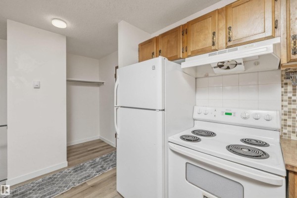 Den - #8 10931 83 St Nw, Edmonton, AB T5H1M2 Photo 4