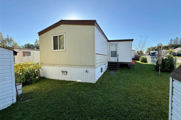 Eat in kitchen - 8 11014e 73 Road N, Stony Mountain, MB R0C3A0 Photo 5