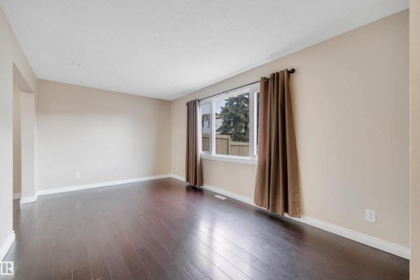 Dining room - #8 14130 80 St Nw, Edmonton, AB T5C1L6 Photo 2