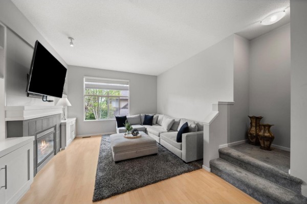 8 15152 62a Avenue, Surrey, BC V3S1V1 Photo 3
