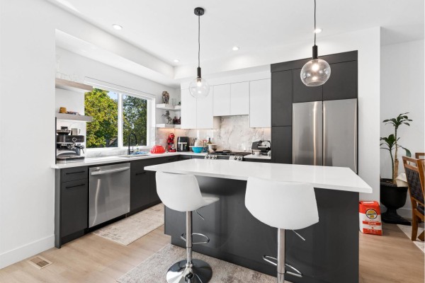 8 19330 Fairway Drive, Surrey, BC V3S0B7 Photo 3