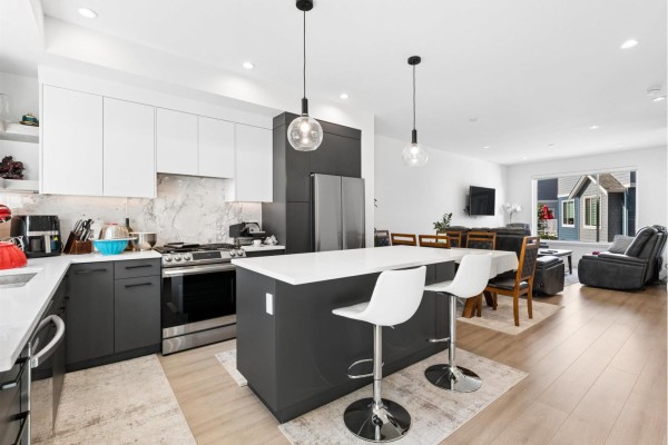 8 19330 Fairway Drive, Surrey, BC V3S0B7 Photo 4