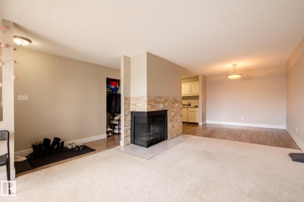Primary Bedroom - #8 2703 79 St Nw, Edmonton, AB T6K3Z6 Photo 4