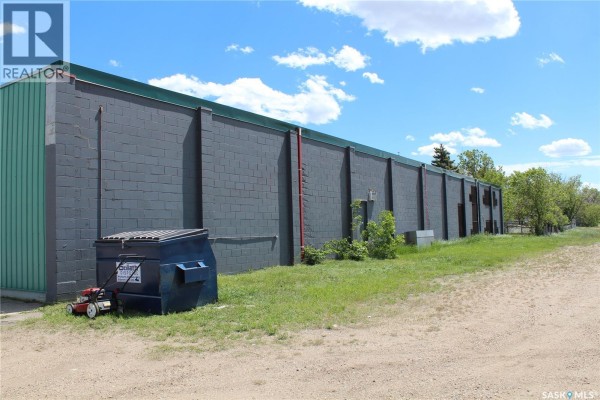 8 2nd Avenue Sw, Weyburn, SK S4H2J4 Photo 2