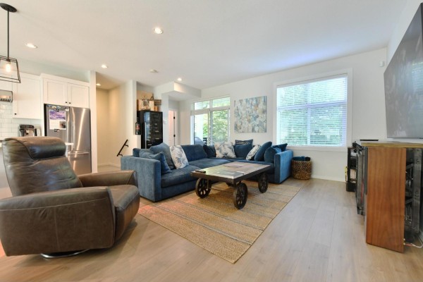 8 3339 148 Street, Surrey, BC V4P0G6 Photo 3