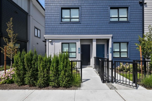8 33520 Kingston Avenue, Abbotsford, BC V2S0R6 Photo 2