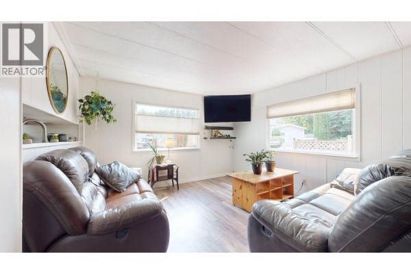 8 39884 Government Road, Squamish, BC V8B0B1 Photo 5
