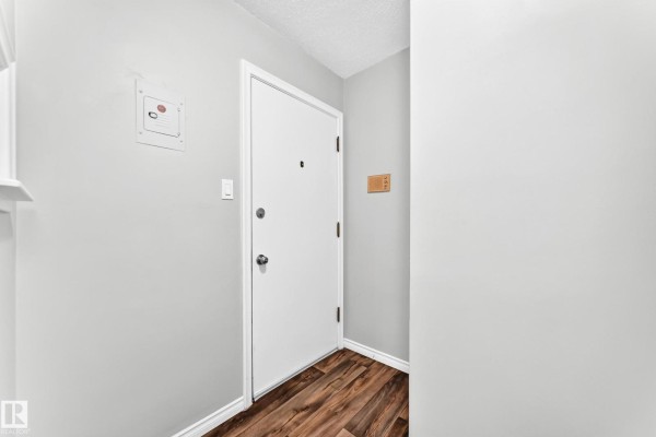 Primary Bedroom - #8 7317 118 St Nw, Edmonton, AB T6G1S5 Photo 3