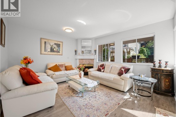 8 815 Tobruck Avenue, North Vancouver, BC V7P1V9 Photo 4